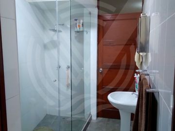 SE VENDE EDIFICIO EN ZONA EXCLUSIVA DE CAMINOS DEL INCA