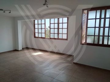 SE VENDE EDIFICIO EN ZONA EXCLUSIVA DE CAMINOS DEL INCA
