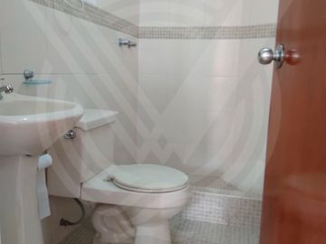 SE VENDE EDIFICIO EN ZONA EXCLUSIVA DE CAMINOS DEL INCA