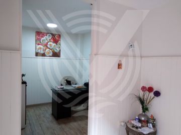 SE VENDE EDIFICIO EN ZONA EXCLUSIVA DE CAMINOS DEL INCA