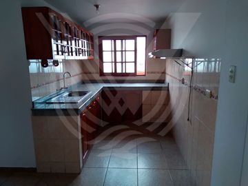 SE VENDE EDIFICIO EN ZONA EXCLUSIVA DE CAMINOS DEL INCA