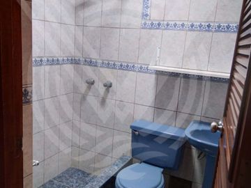 SE VENDE EDIFICIO EN ZONA EXCLUSIVA DE CAMINOS DEL INCA