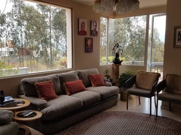 VENTA HERMOSA CASA EN NAYON EN CONJUNTO RESIDENCIAL CON TERRENO PARA OTRA CASA