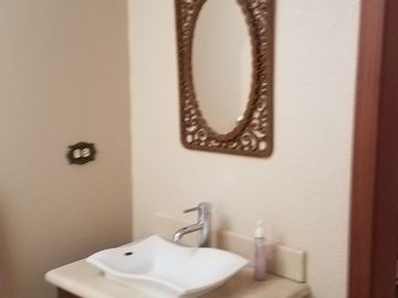 VENTA HERMOSA CASA EN NAYON EN CONJUNTO RESIDENCIAL CON TERRENO PARA OTRA CASA