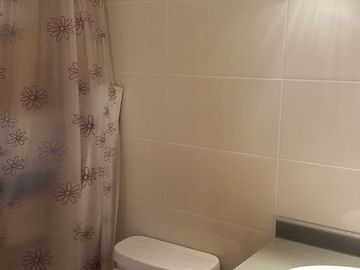 VENTA HERMOSA CASA EN NAYON EN CONJUNTO RESIDENCIAL CON TERRENO PARA OTRA CASA