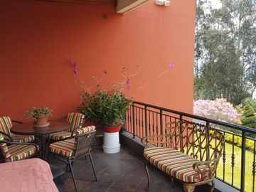 VENTA HERMOSA CASA EN NAYON EN CONJUNTO RESIDENCIAL CON TERRENO PARA OTRA CASA