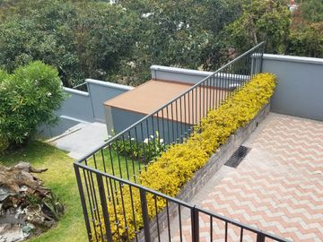 VENTA HERMOSA CASA EN NAYON EN CONJUNTO RESIDENCIAL CON TERRENO PARA OTRA CASA