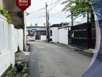 Rumah 3 Lantai di Jl. Madrasah II, Duren Sawit, Jakarta Timur