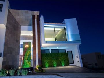 SE VENDE CASA 3 RECAMARAS LOMAS DE ANGELOPOLIS