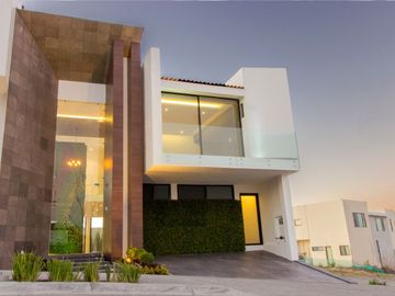 SE VENDE CASA 3 RECAMARAS LOMAS DE ANGELOPOLIS