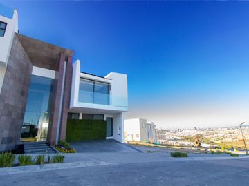 SE VENDE CASA 3 RECAMARAS LOMAS DE ANGELOPOLIS