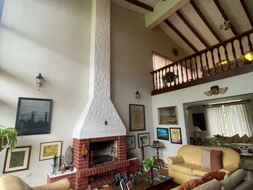 VENTA DE CASA EN ZONA EXCLUSIVA EN LA URB ENCANTADA DE VILLA CHORRILLOS