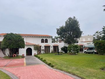 VENTA DE CASA EN ZONA EXCLUSIVA EN LA URB ENCANTADA DE VILLA CHORRILLOS
