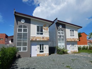 Elegant houses near Makati and Metropolitan Manila