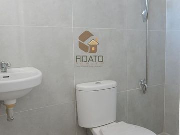 Elegant houses near Makati and Metropolitan Manila