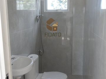 Elegant houses near Makati and Metropolitan Manila