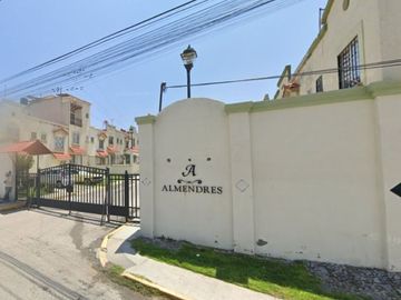 CASA EN VENTA EN PRIVADA ALMENDRES , HUEHUETOCA, EDOMEX ¡EXCELENTE INVERSIÓN!