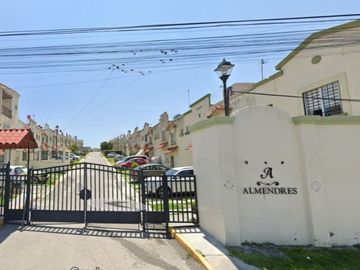 CASA EN VENTA EN PRIVADA ALMENDRES , HUEHUETOCA, EDOMEX ¡EXCELENTE INVERSIÓN!