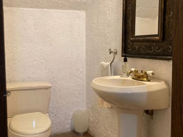 Venta de casa en fraccionamiento Misión del Campanario Aguascalientes