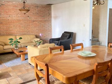 Venta de casa en fraccionamiento Misión del Campanario Aguascalientes