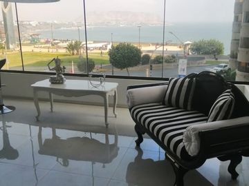 DEPARTAMENTO CON VISTA AL MAR EN MIRAFLORES