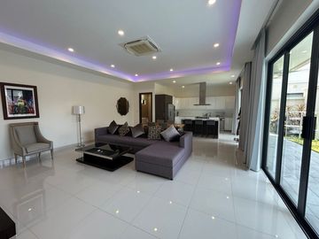 Modern Pool Villa At Mabprachan - Pattaya