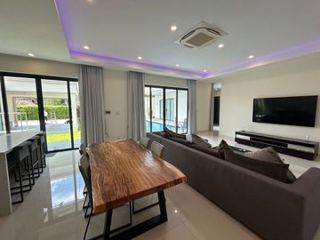 Modern Pool Villa At Mabprachan - Pattaya