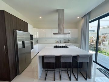 Modern Pool Villa At Mabprachan - Pattaya
