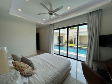 Modern Pool Villa At Mabprachan - Pattaya