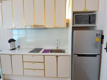 Condo by the Sea with a Private Beach!!! Foreign Name! For Sale: Grand Florida Beachfront Condo, Pattaya – Najomtien, Sattahip, Chonburi