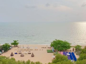 Condo by the Sea with a Private Beach!!! Foreign Name! For Sale: Grand Florida Beachfront Condo, Pattaya – Najomtien, Sattahip, Chonburi