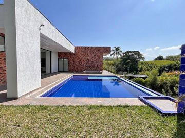 VENTA CASA CAMPESTRE EN CERRITOS PEREIRA
