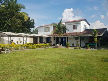 SE VENDE  HERMOSA CASA CAMPESTRE EN ZANJÓN DE PIEDRA, ANDALUCIA (VALLE)