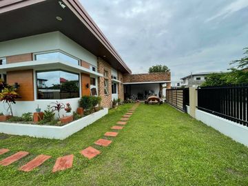 4 BEDROOMS BUNGALOW HOUSE AND LOT WITH POOL FOR SALE IN CONCEPCION TARLAC NEAR CLARK