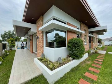 4 BEDROOMS BUNGALOW HOUSE AND LOT WITH POOL FOR SALE IN CONCEPCION TARLAC NEAR CLARK