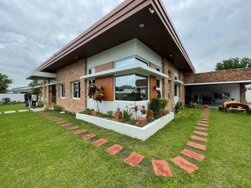 4 BEDROOMS BUNGALOW HOUSE AND LOT WITH POOL FOR SALE IN CONCEPCION TARLAC NEAR CLARK