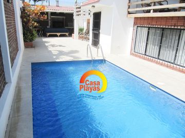 Casa con Piscina y Vista Al Mar de Venta en Playas, Vía a Data Km 1.5