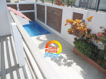 Casa con Piscina y Vista Al Mar de Venta en Playas, Vía a Data Km 1.5