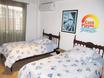 Casa con Piscina y Vista Al Mar de Venta en Playas, Vía a Data Km 1.5