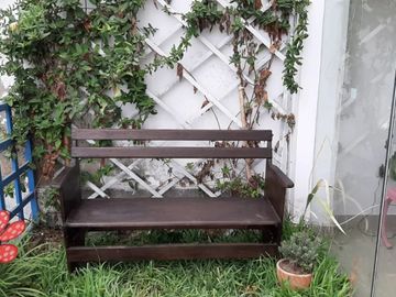 Se vende casa de 4 pisos con 3 dormitorios. Punta Negra.