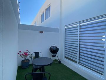 CASA EN VENTA EN CALIMAYA DENTRO DEL FRACCIONAMIENTO HACIENDA DE LAS FUENTES.
