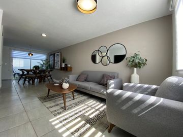 CASA EN VENTA EN CALIMAYA DENTRO DEL FRACCIONAMIENTO HACIENDA DE LAS FUENTES.