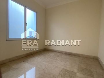 Rumah Dijual di Kebon Jeruk, Komplek Casa Goya Residence
