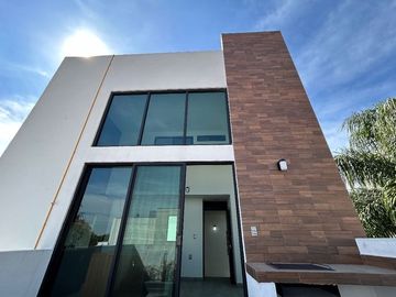 Casa en venta con alberca en Ahuatepec, Cuernavaca Morelos