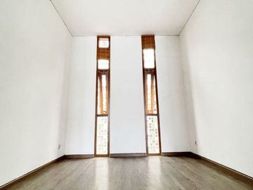 Rumah Modern Dijual Murah di Discovery Fiore Bintaro 11028-GB 0811189----