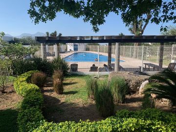 Casa Venta Puerta de Hierro Castilla Monterrey 3 Pisos Magnificas Amenidades Alberca Cancha Excelentes, Hermosos y Amplios Jardines (inmediato HEB Pue