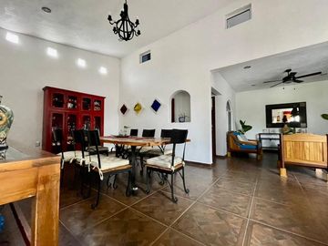 Casa en Venta con Alberca Tenextepec, Atlixco, Puebla
