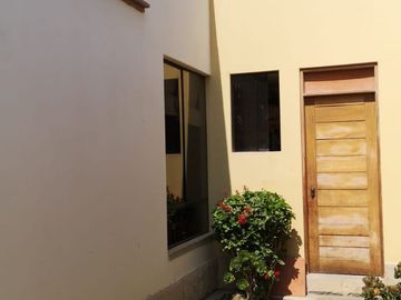 CASA DE 2 PISOS EN VENTA TACNA