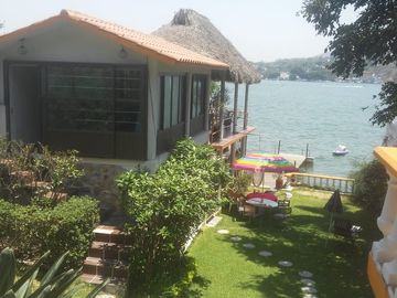 Casa en VENTA en el Lago de Tequesquitengo, Jojutla, Morelos.