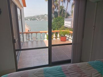 Casa en VENTA en el Lago de Tequesquitengo, Jojutla, Morelos.